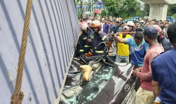 কুমিল্লায় লরির চাপায় প্রাইভেটকারের ৪ যাত্রী নিহত